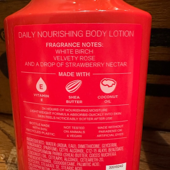 Bath & Body Works 4 items ~ You're the One Red Collection in a Reuseable bag - Picture 6 of 11